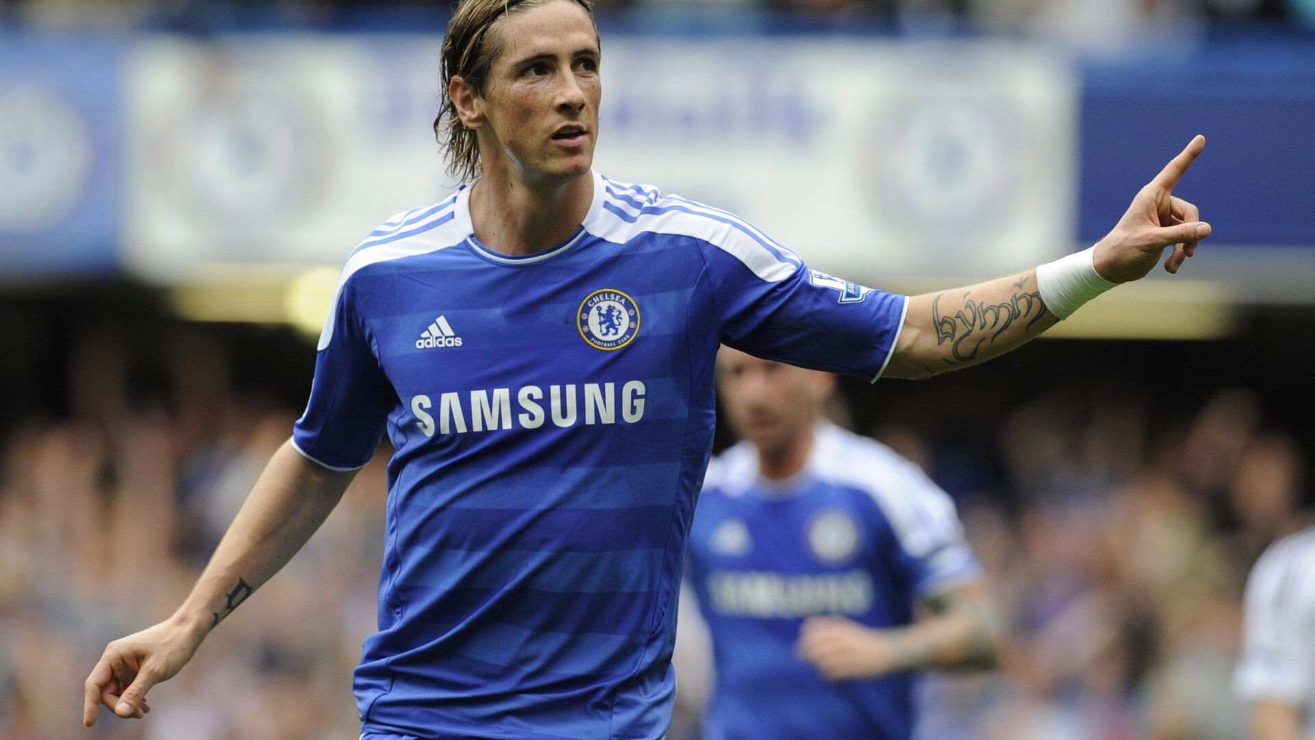 赛道上的红与蓝,红牛二队鏖战哈斯,勒克莱尔一骑绝尘